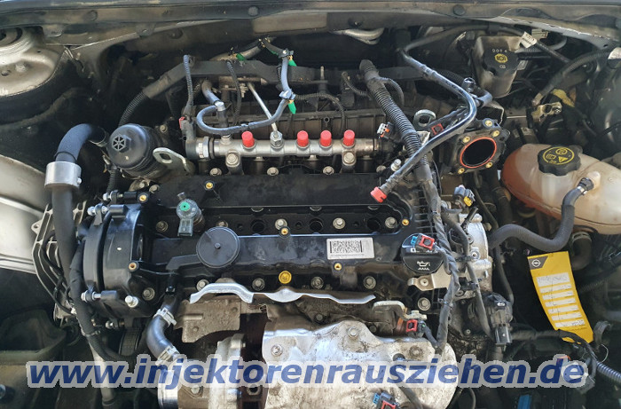 Injektoren ausbauen aus Opel Insignia mit 2.0
                Motor